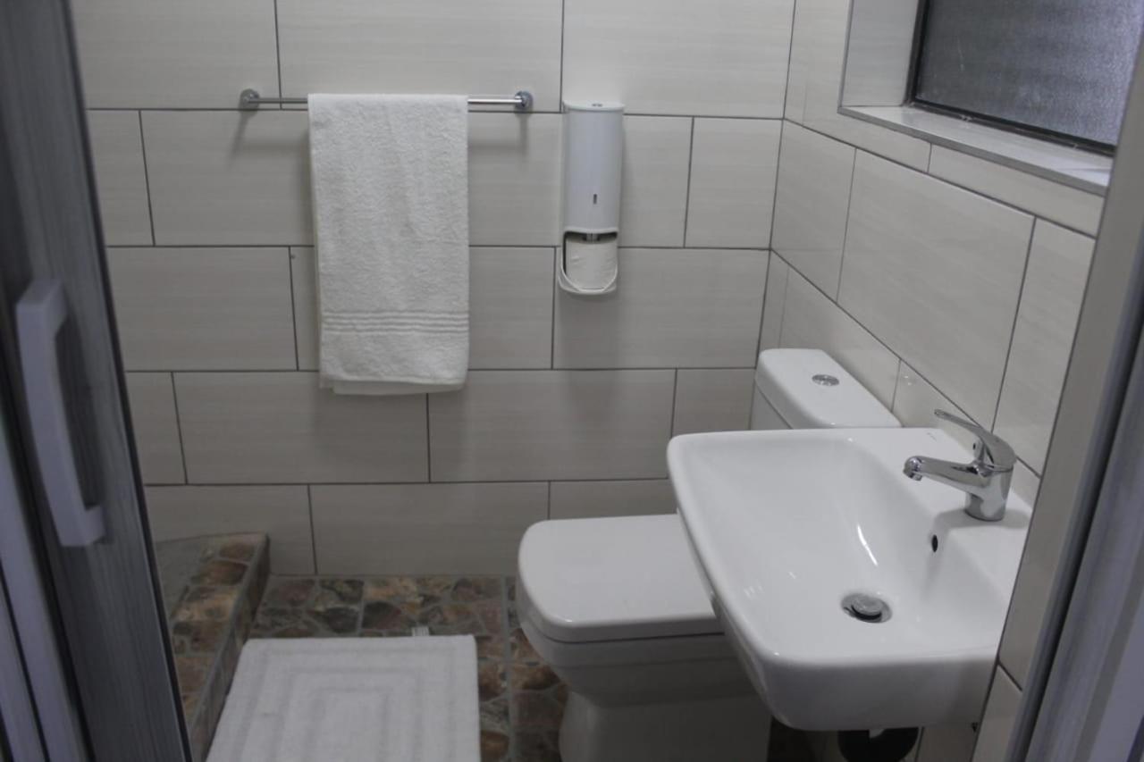 Alu Guesthouse Roodepoort Quarto foto